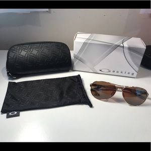 Gold Women’s Oakley Sunglasses